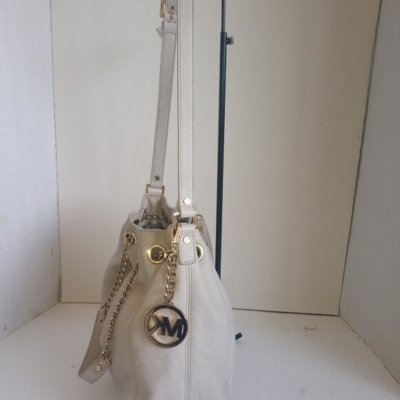๐๐ GIVEAWAY ๐๐Michael Kors Cream Satchel with Gold Accents - Picture 9 of 15